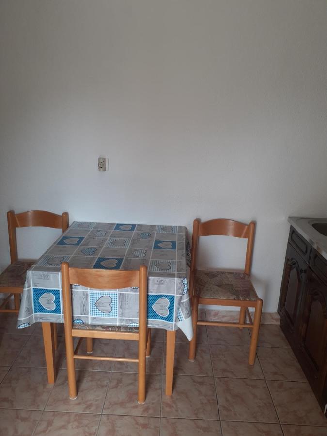Apartments Mara Bela Karlobag Extérieur photo