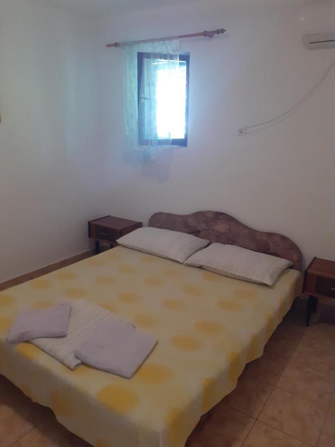 Apartments Mara Bela Karlobag Extérieur photo