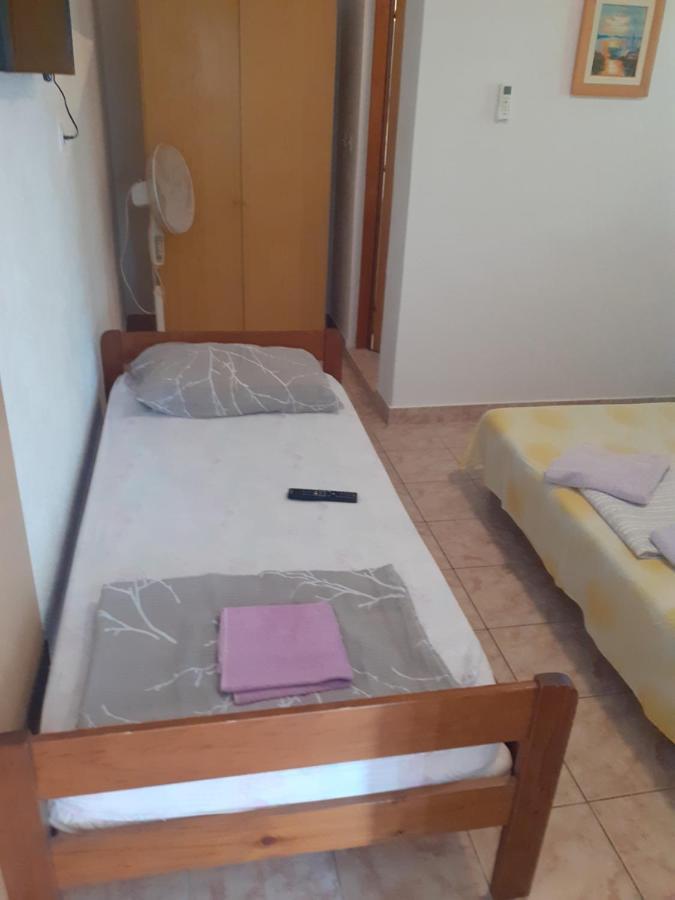 Apartments Mara Bela Karlobag Extérieur photo
