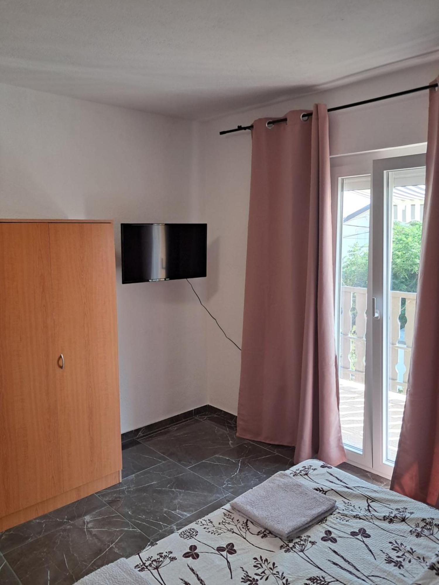 Apartments Mara Bela Karlobag Extérieur photo