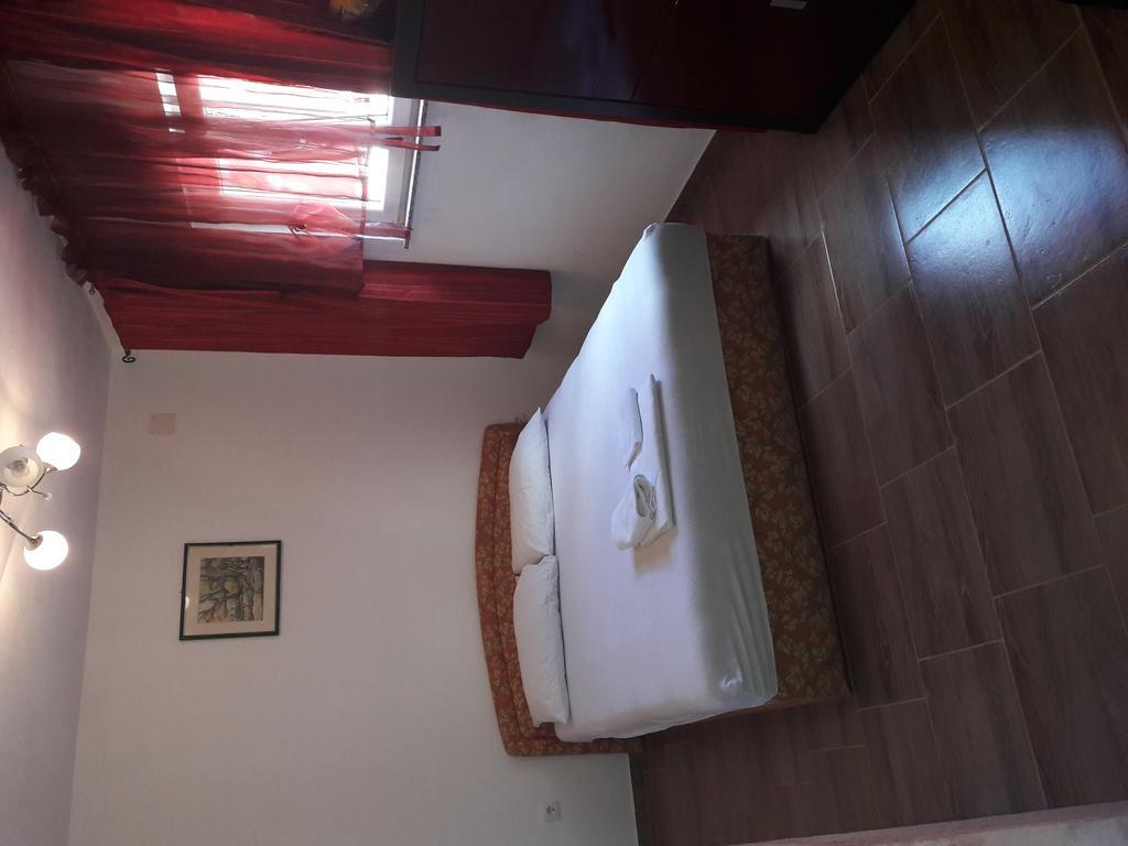 Apartments Mara Bela Karlobag Extérieur photo