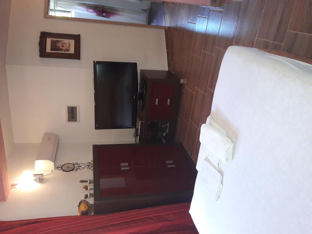 Apartments Mara Bela Karlobag Extérieur photo