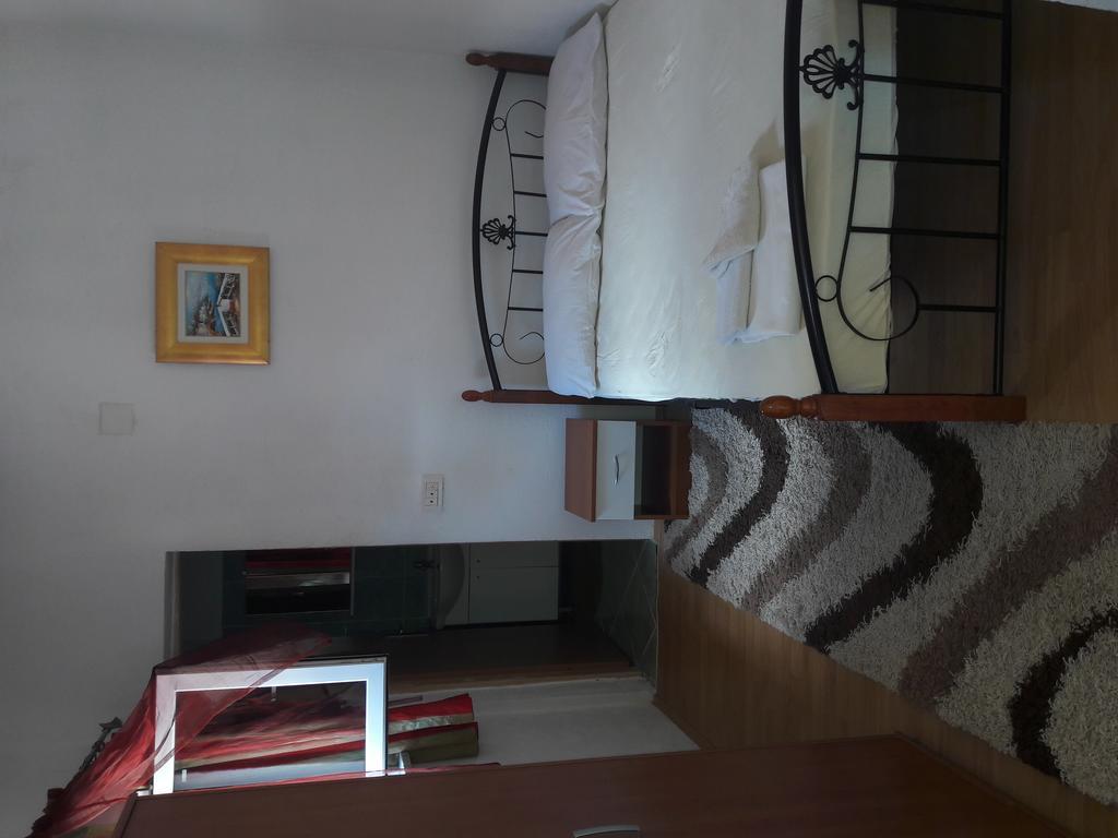 Apartments Mara Bela Karlobag Extérieur photo